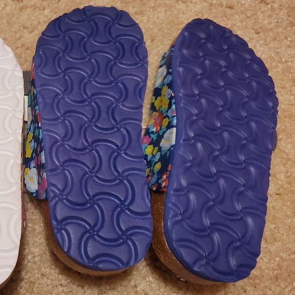 Girls Bobbie Brooks sandals - Picture 3 of 3